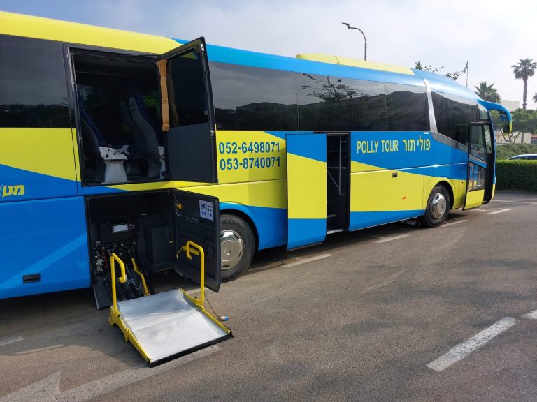 שירותי הסעות עם אוטובוסים מונגשים לנכים