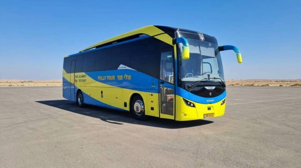 איך לבחור נכון בין אוטובוס מיניבוס או מונית גדולה